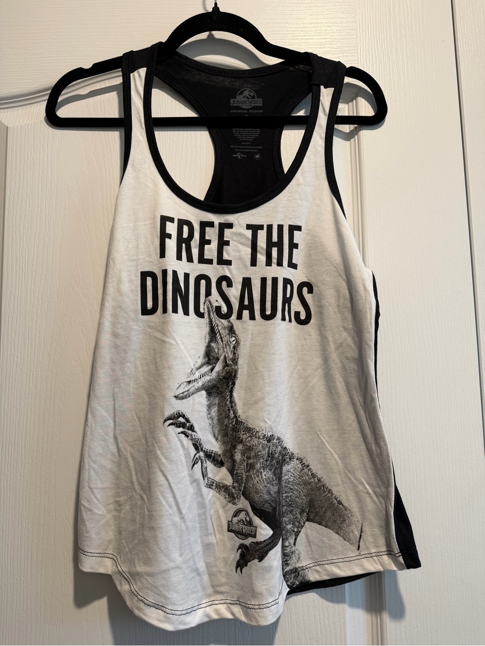 Women’s 'Free The Dinosaurs' Jurassic World Tank Top Universal Studios Small